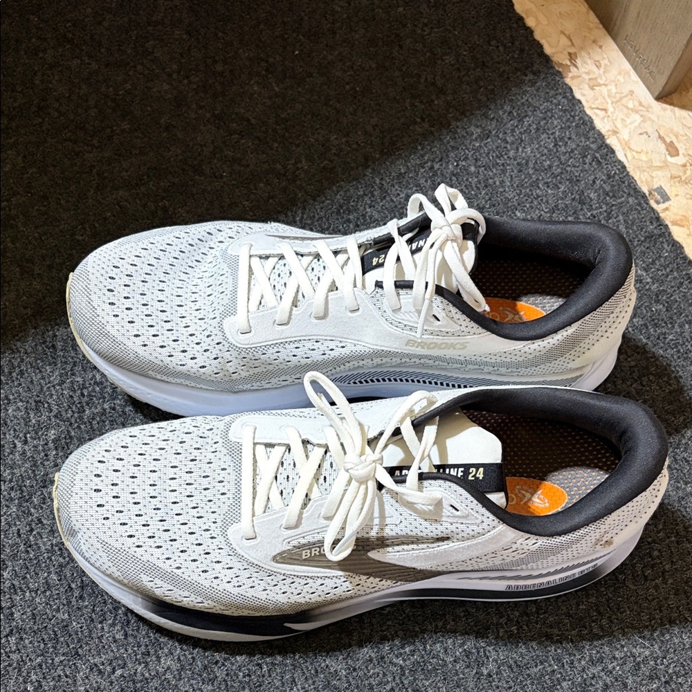 Brooks Adrenaline GTS 24 Running Shoe Men’s Size 13